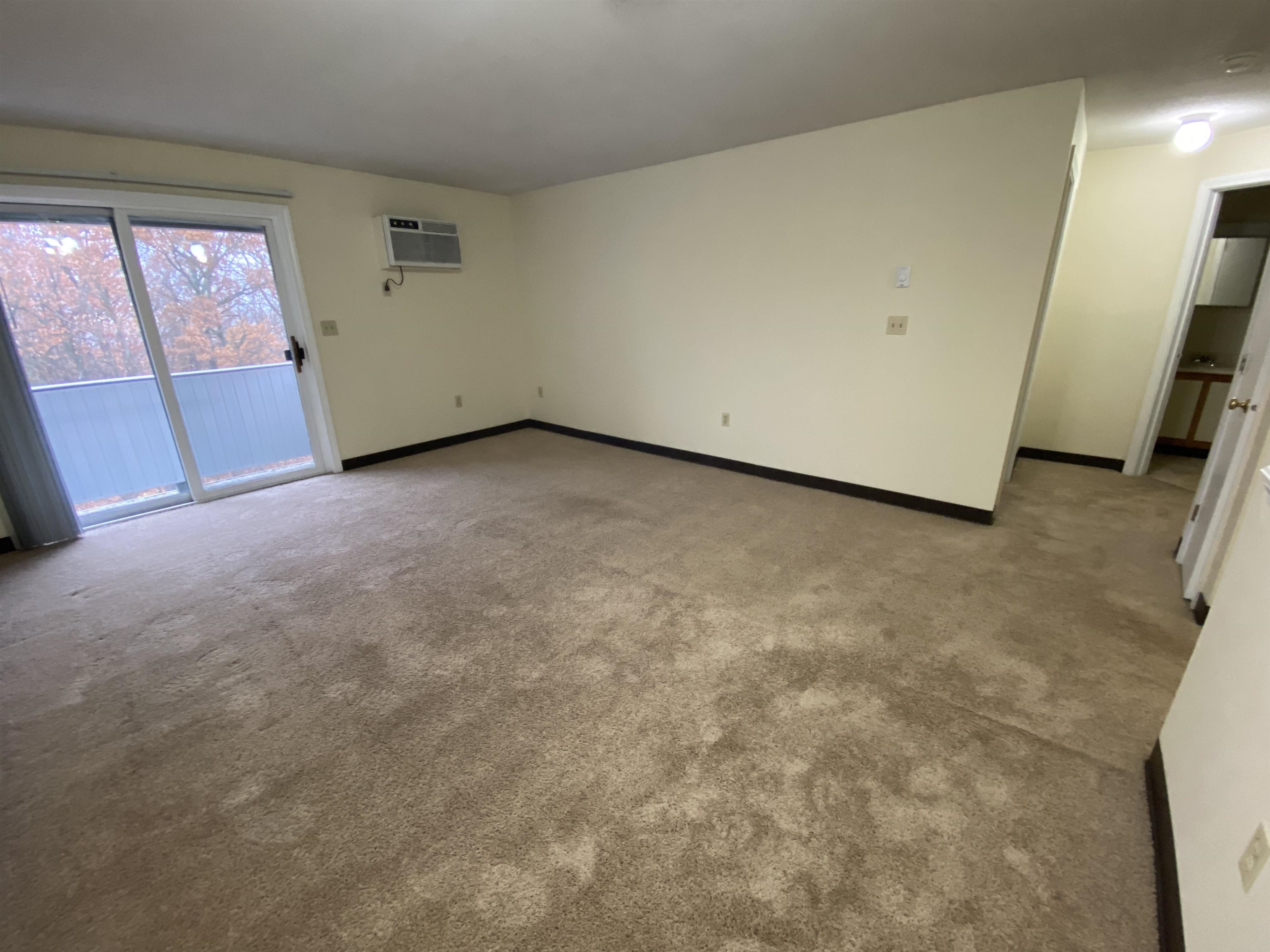 175 Eastern Avenue, Unit 103 Manchester, NH 03104 - Photo 12 of 37