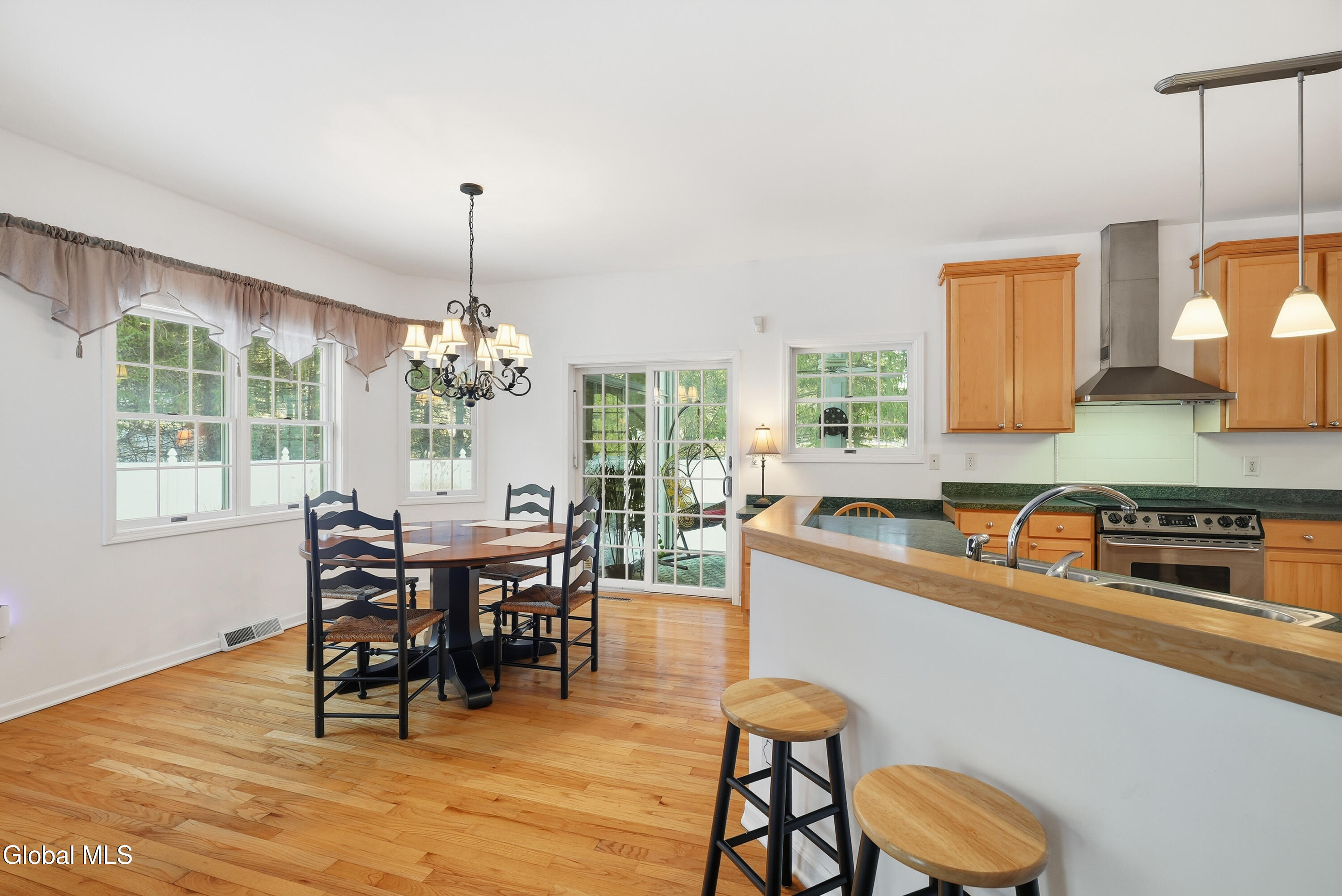 159 Old Niskayuna Road Colonie, NY 12211 - Photo 12 of 46 23