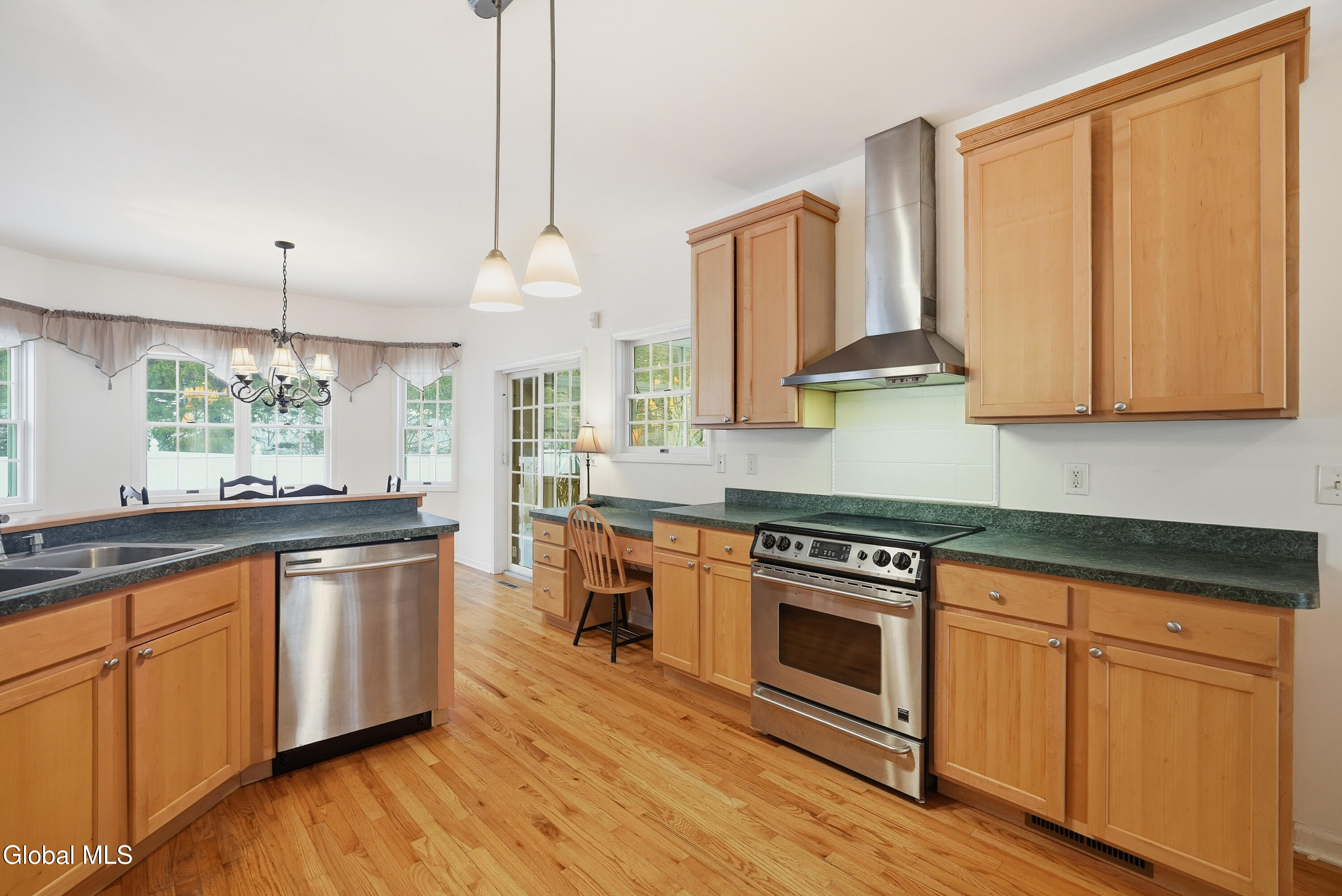 159 Old Niskayuna Road Colonie, NY 12211 - Photo 13 of 46 27