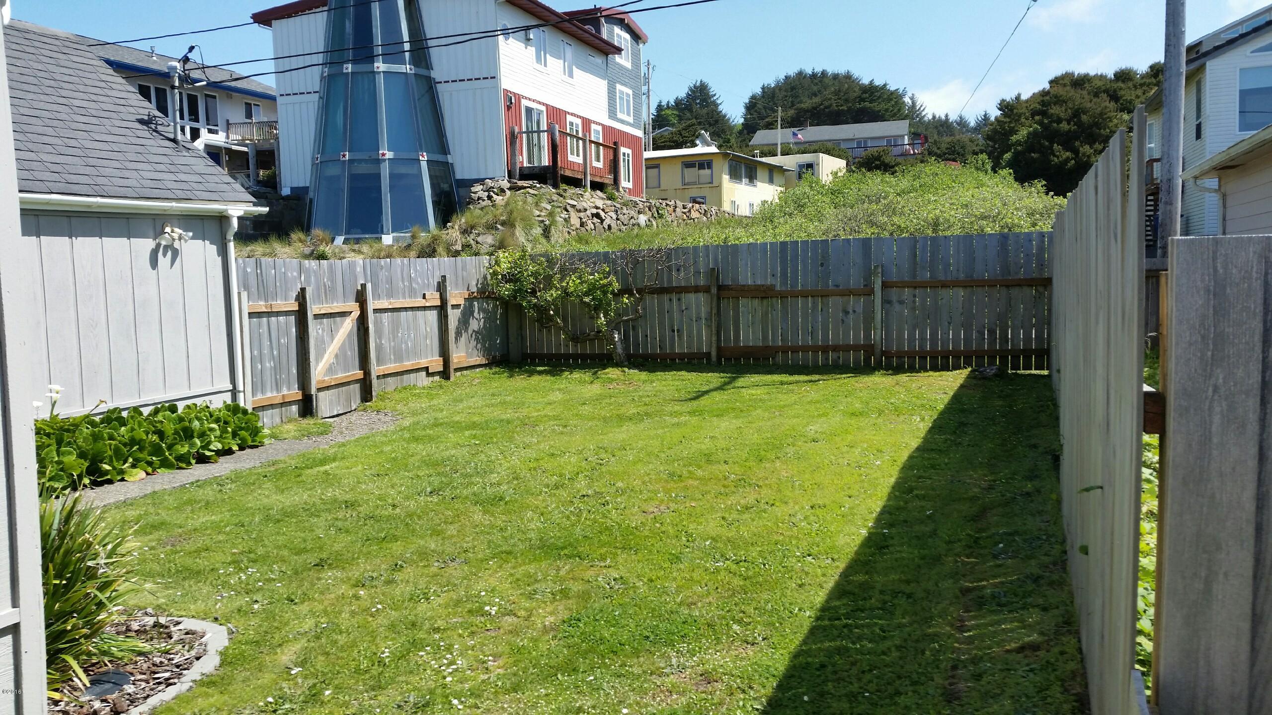 6225 Logan Road Lincoln City, OR 97367 - Photo 2 of 17 Front yrd #1 pic