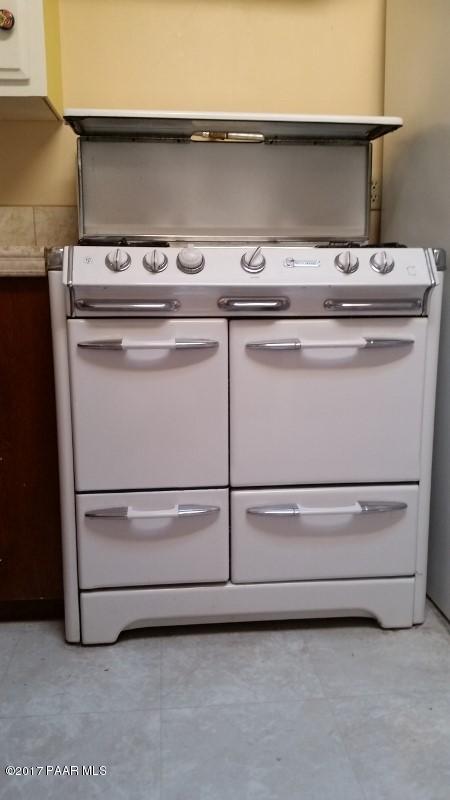 2865 West Annie Road Paulden, AZ 86334 - Photo 10 of 33 Great Stove