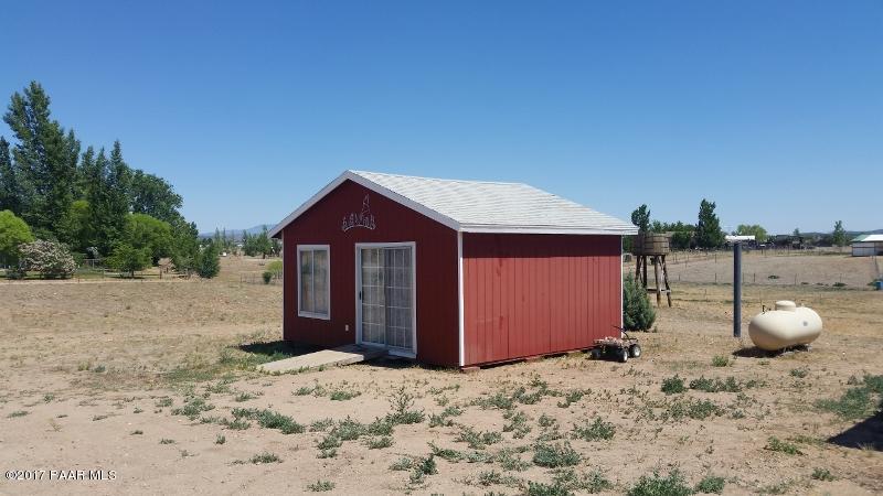 2865 West Annie Road Paulden, AZ 86334 - Photo 3 of 33 Seperate Studio
