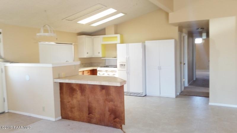 2865 West Annie Road Paulden, AZ 86334 - Photo 7 of 33 Kitchen