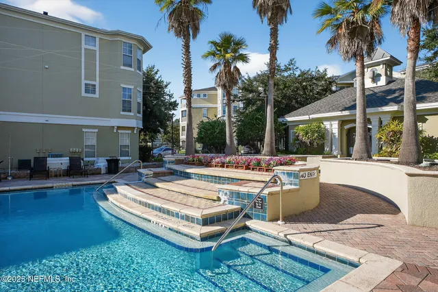 $199,000 | 8290 Gate Parkway, Unit 707, Jacksonville, FL 32216