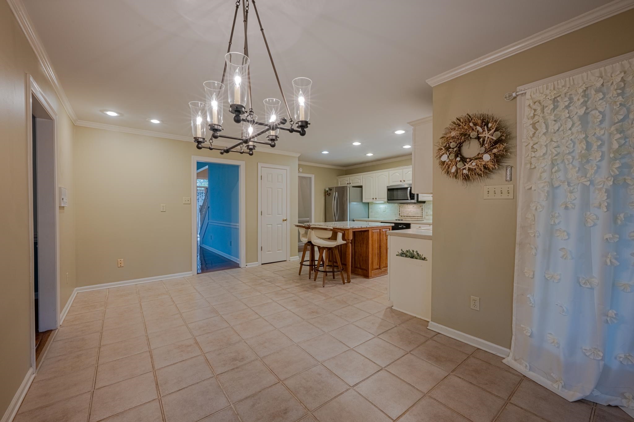 8805 River Rise Drive Memphis, TN 38016 - Photo 15 of 40 a view of a kitchen and dining room