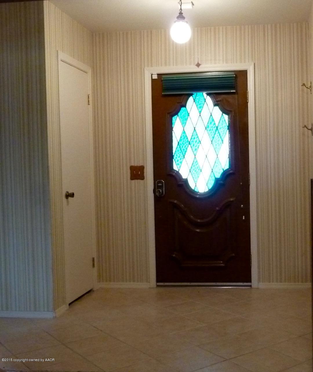 8203 Santa Fe Trail Amarillo, TX 79110 - Photo 3 of 30 Entryway