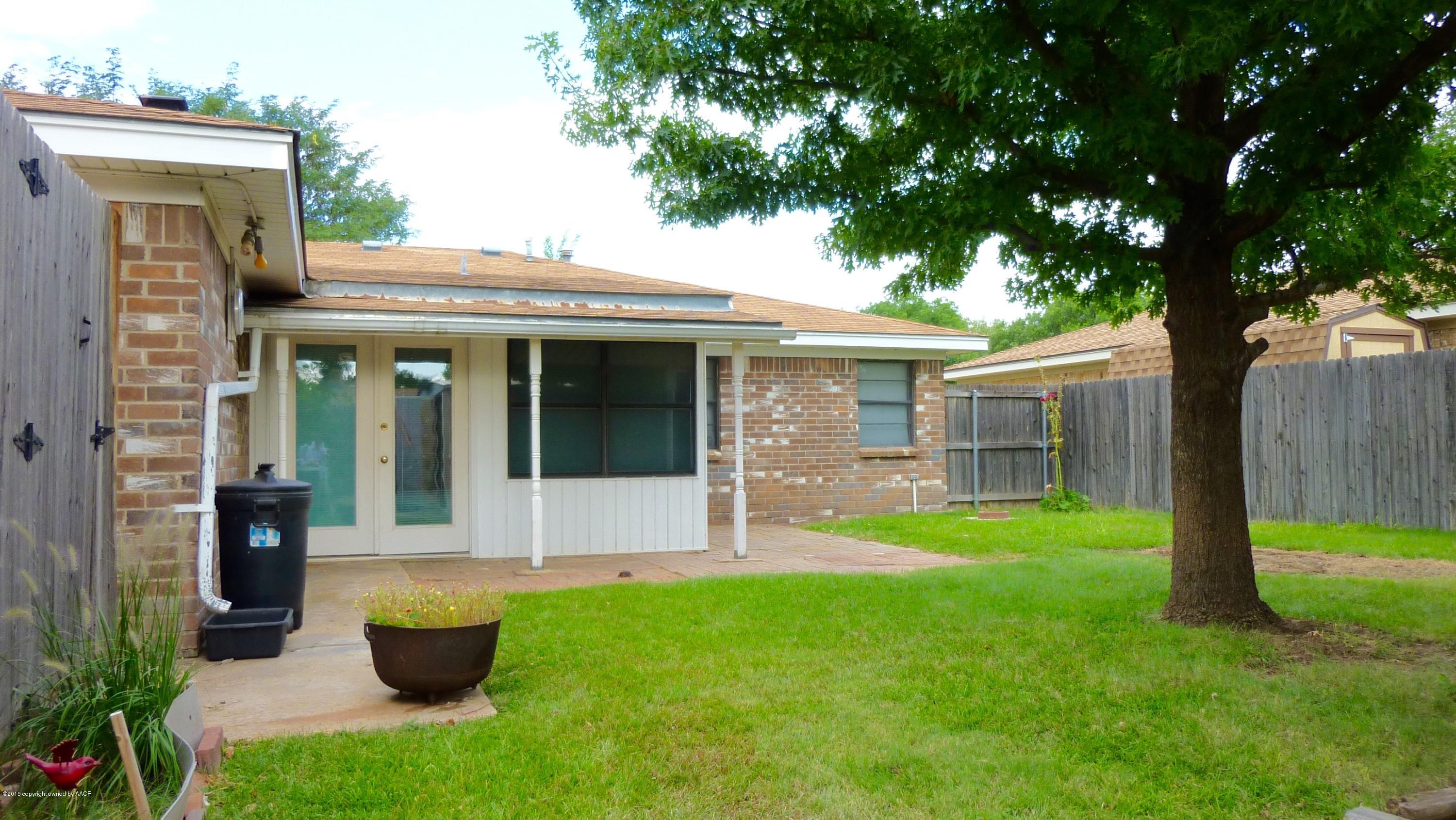 8203 Santa Fe Trail Amarillo, TX 79110 - Photo 22 of 30 Backyard