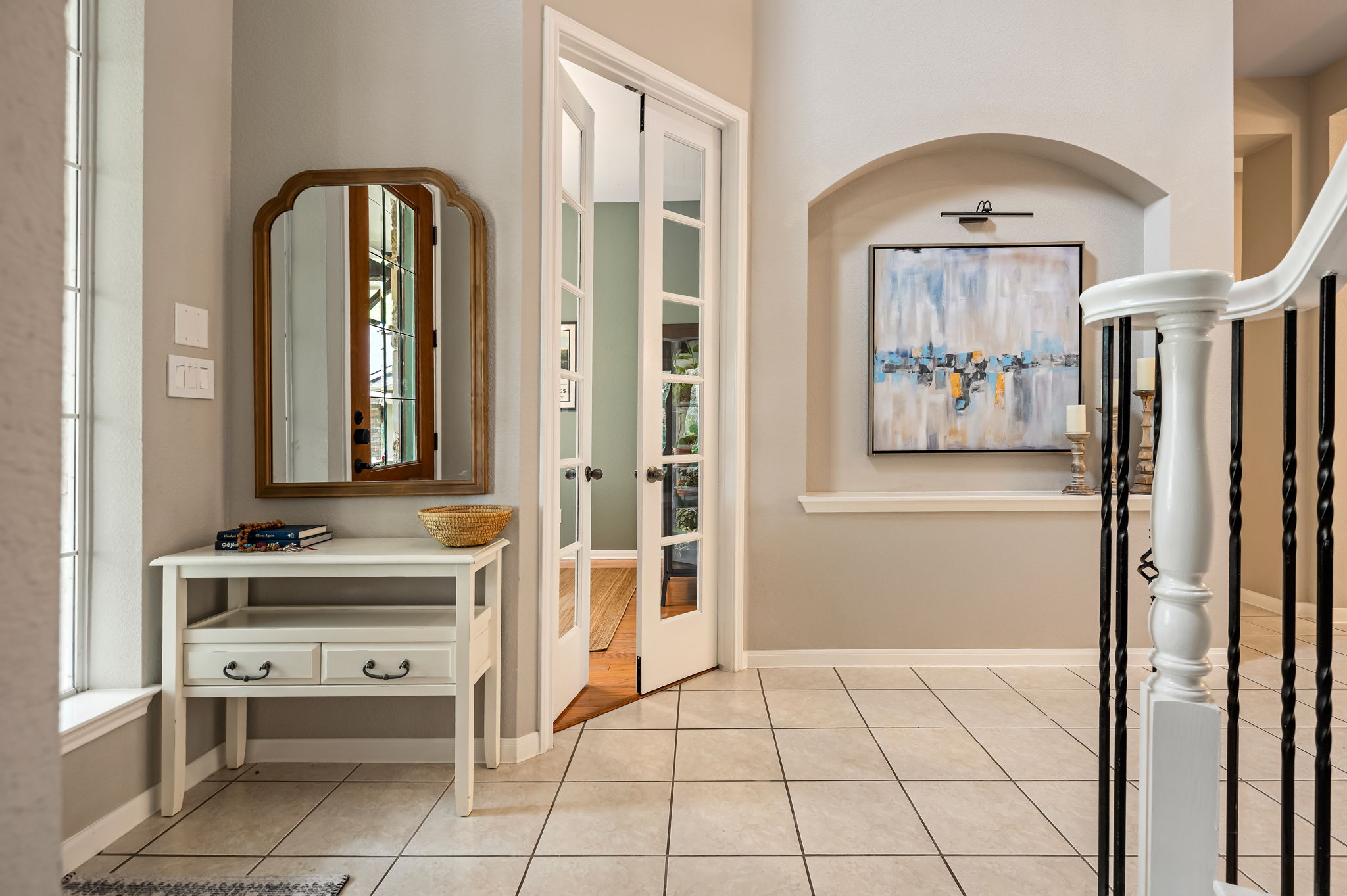 10804 Ariock Lane Austin, TX 78739 - Photo 5 of 32 a bathroom with a sink a mirror and a vanity