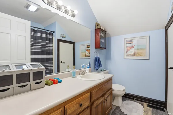 $363,000 | 914 Lakeview Drive, Auburn, IN 46706