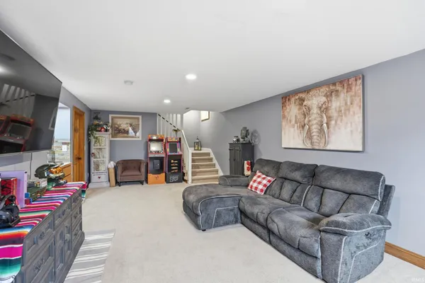 $363,000 | 914 Lakeview Drive, Auburn, IN 46706