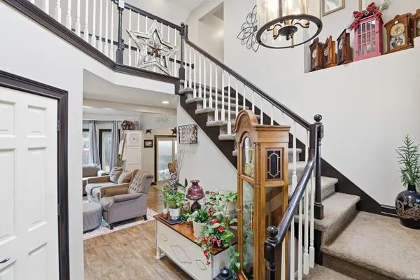 $363,000 | 914 Lakeview Drive, Auburn, IN 46706