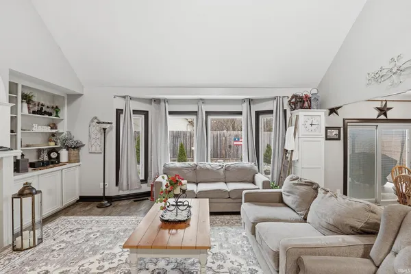 $363,000 | 914 Lakeview Drive, Auburn, IN 46706