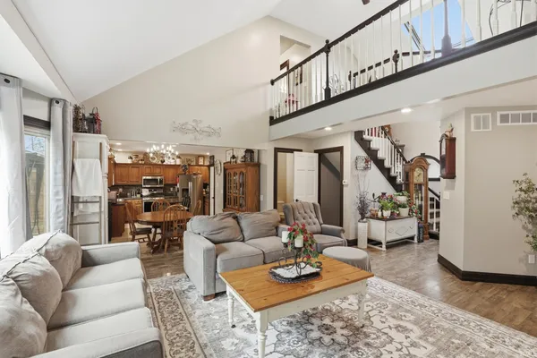 $363,000 | 914 Lakeview Drive, Auburn, IN 46706