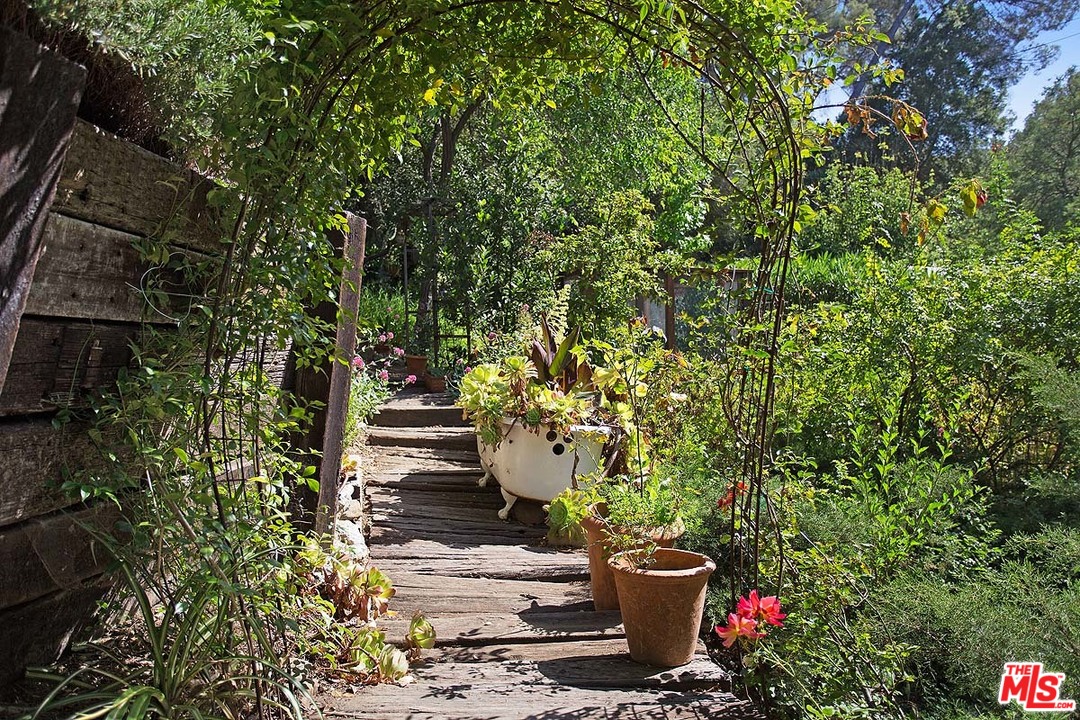 21487 Encina Road Topanga, CA 90290 - Photo 53 of 54 Gallery Image 53