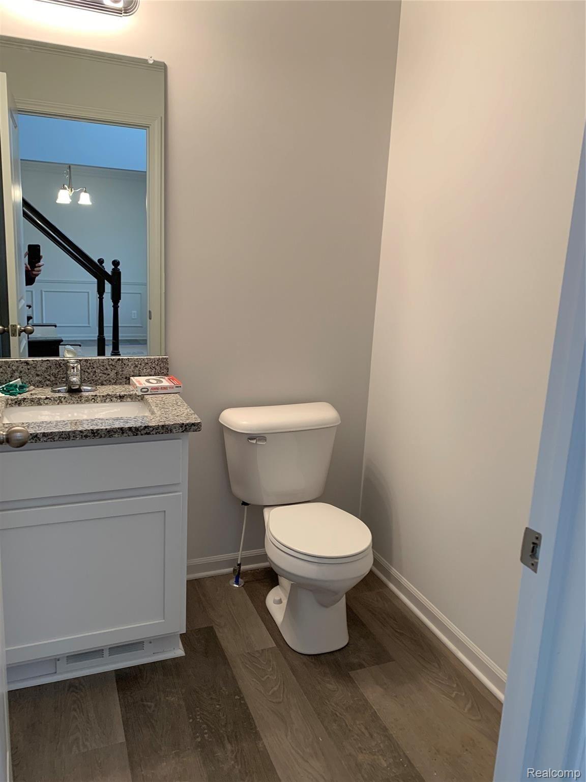 42891 Colonial Road Belleville, MI 48111 - Photo 6 of 14 1st Floor Powder Room