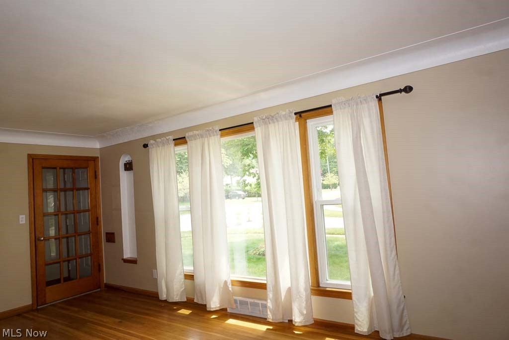 4249 Stilmore Road Cleveland, OH 44121 - Photo 9 of 35