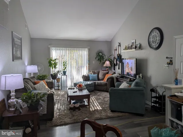 $1,975 | 1136 Tristram Circle, Mantua, NJ 08051