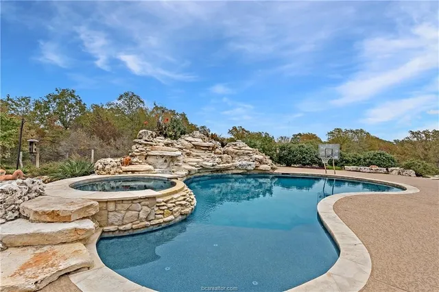 $2,100,000 | 5009 Trumpeter Swan Drive, College Station, TX 77845