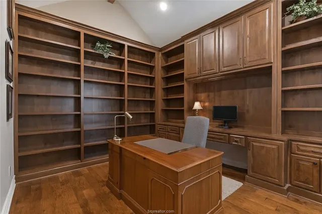 $2,100,000 | 5009 Trumpeter Swan Drive, College Station, TX 77845