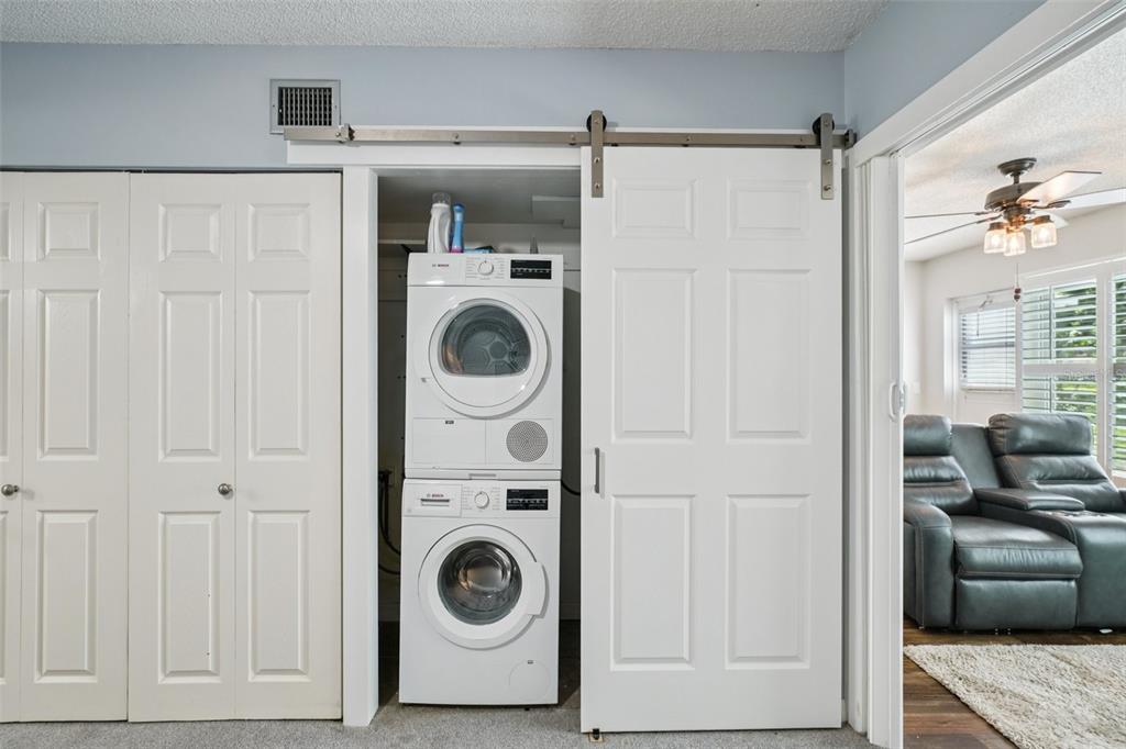 2255 Philippine Drive, Unit 9 Clearwater, FL 33763 - Photo 17 of 47 a utility room with dryer and washer
