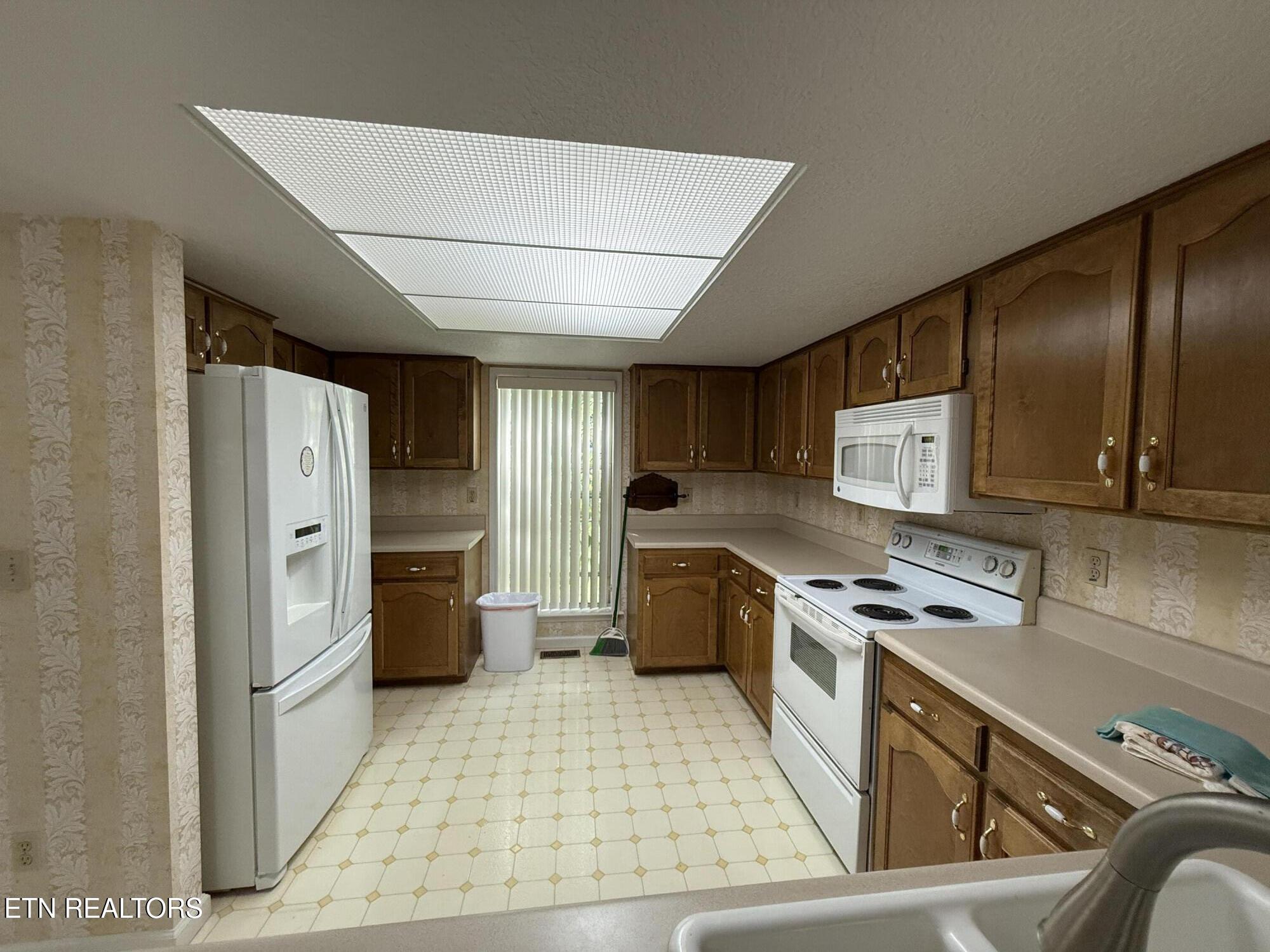 148 Fox Run Road Crossville, TN 38571 - Photo 11 of 35 IMG_5761