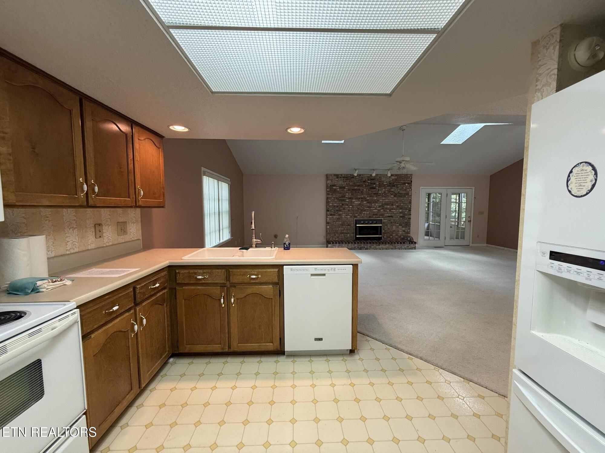 148 Fox Run Road Crossville, TN 38571 - Photo 12 of 35 IMG_8156