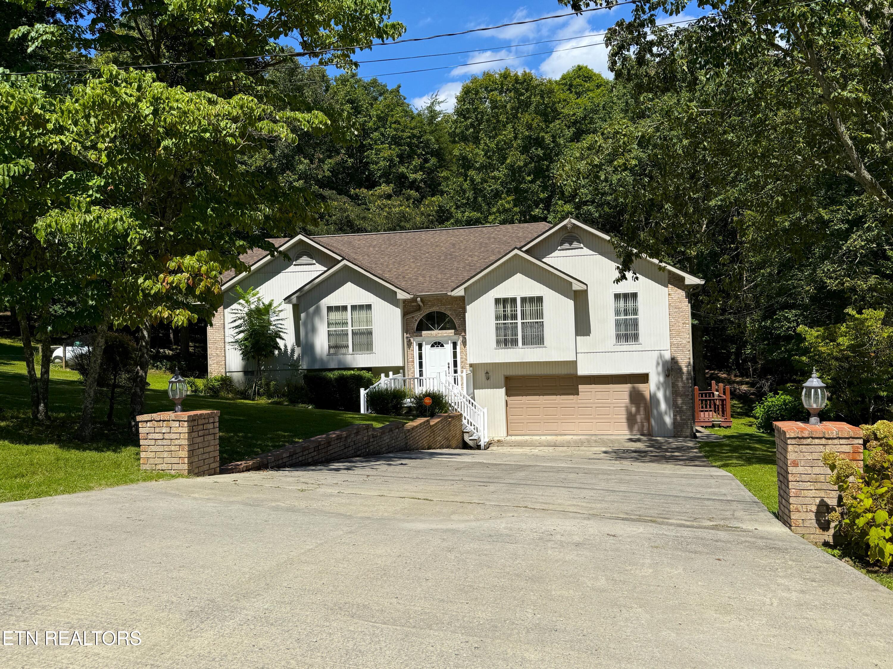 148 Fox Run Road Crossville, TN 38571 - Photo 2 of 35 IMG_5815