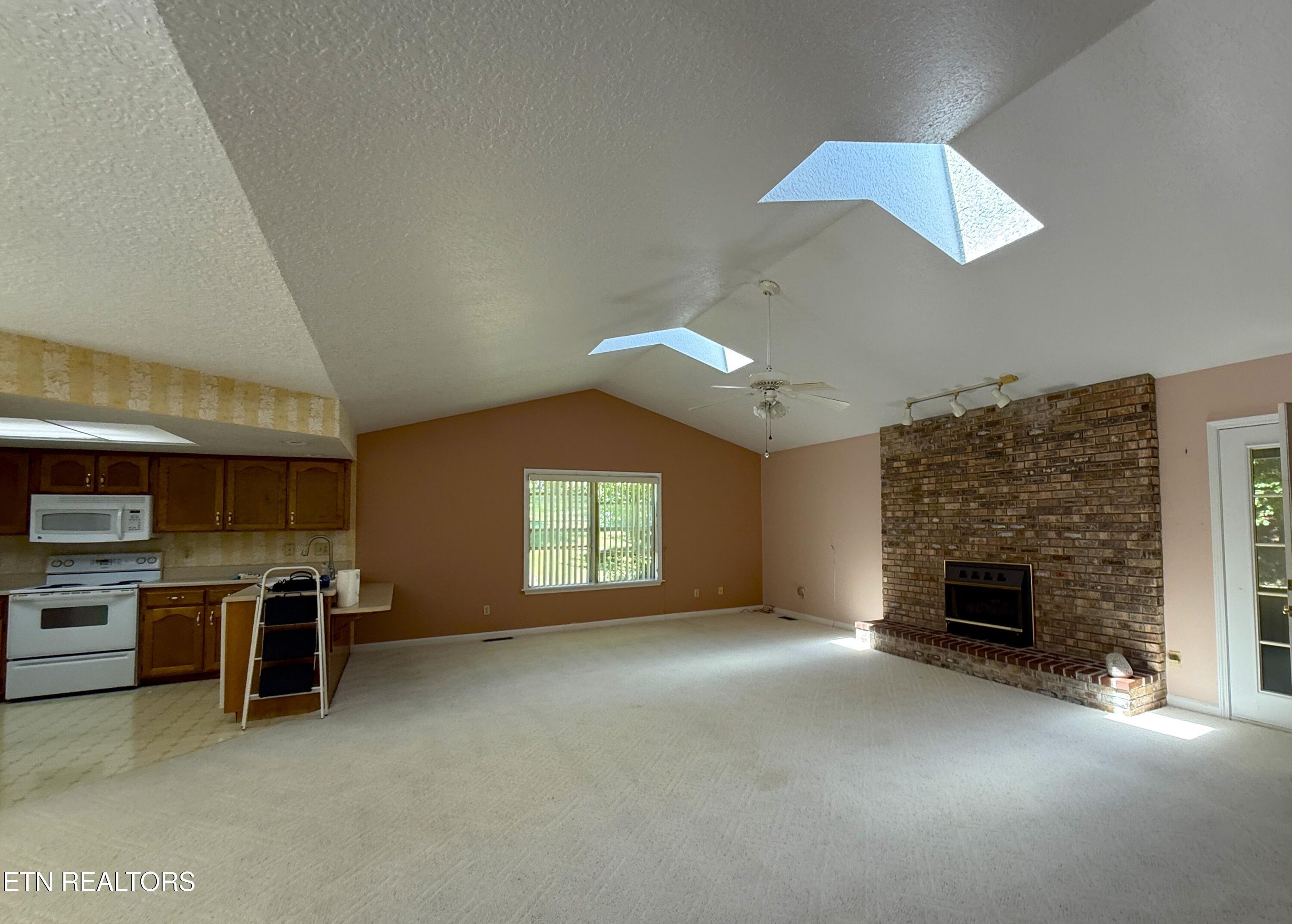 148 Fox Run Road Crossville, TN 38571 - Photo 6 of 35 IMG_5790