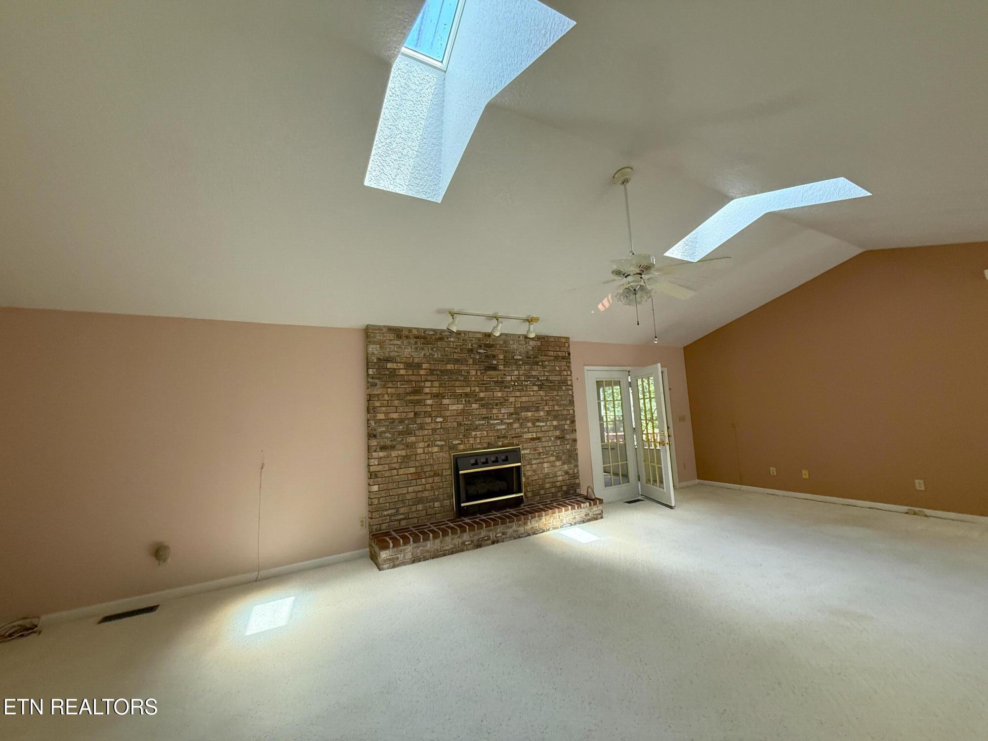 148 Fox Run Road Crossville, TN 38571 - Photo 7 of 35 IMG_5762