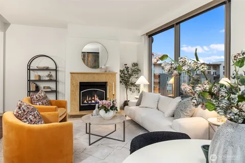 $1,080,000 | 10610 Northeast 9th Place, Unit 809, Bellevue, WA 98004