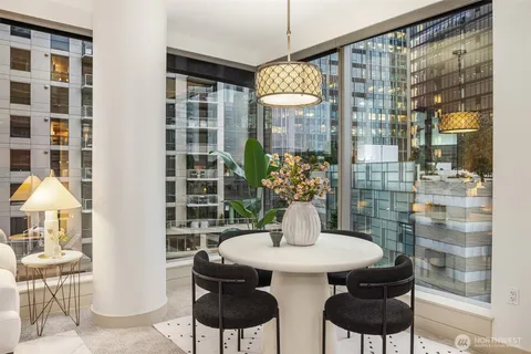 $1,080,000 | 10610 Northeast 9th Place, Unit 809, Bellevue, WA 98004