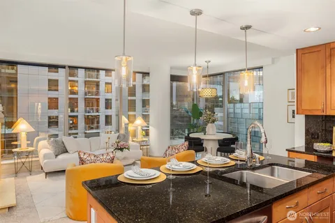 $1,080,000 | 10610 Northeast 9th Place, Unit 809, Bellevue, WA 98004