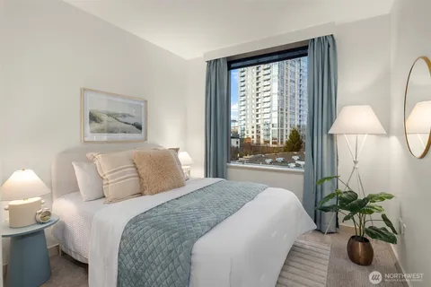 $1,080,000 | 10610 Northeast 9th Place, Unit 809, Bellevue, WA 98004