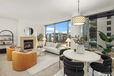 $1,080,000 | 10610 Northeast 9th Place, Unit 809, Bellevue, WA 98004