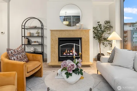 $1,080,000 | 10610 Northeast 9th Place, Unit 809, Bellevue, WA 98004