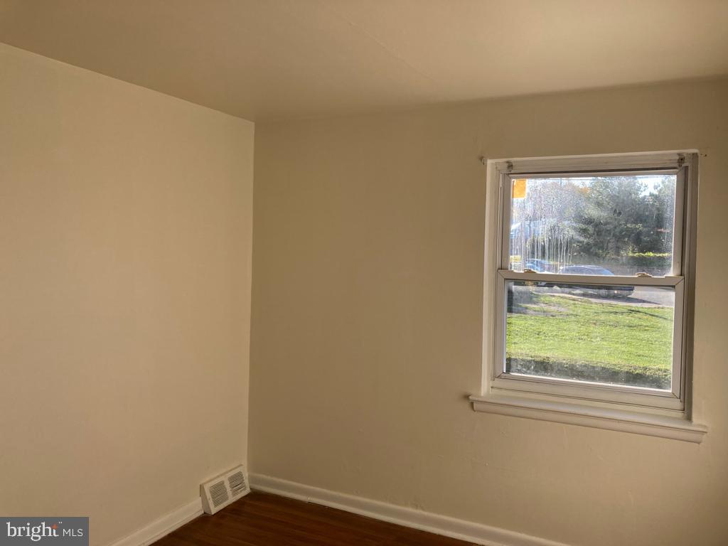 7262 Mansfield Avenue Philadelphia, PA 19138 - Photo 2 of 12