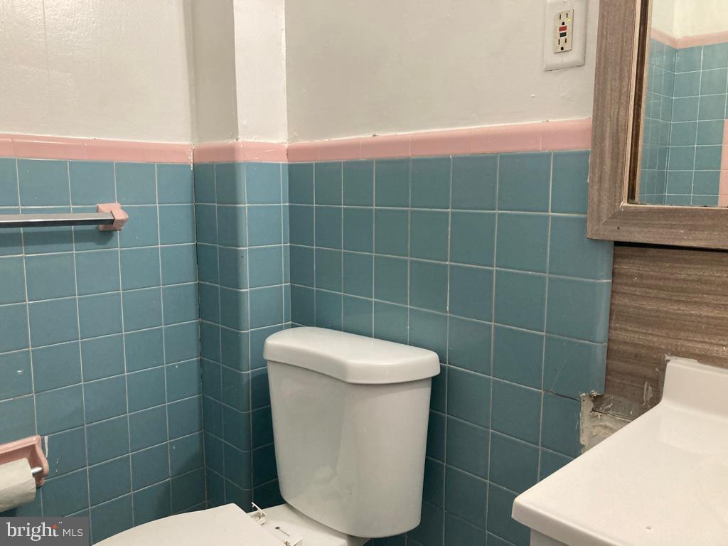 7262 Mansfield Avenue Philadelphia, PA 19138 - Photo 9 of 12