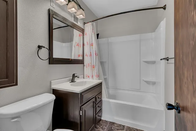 $185,000 | 324 2nd Street Northwest, Freeport, MN 56331