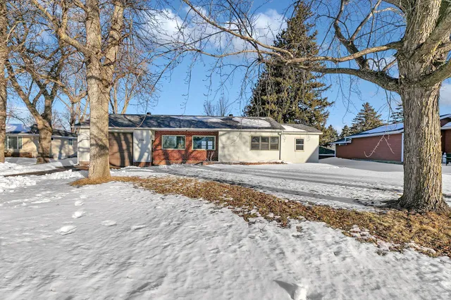 $185,000 | 324 2nd Street Northwest, Freeport, MN 56331