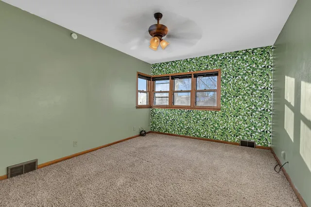 $185,000 | 324 2nd Street Northwest, Freeport, MN 56331