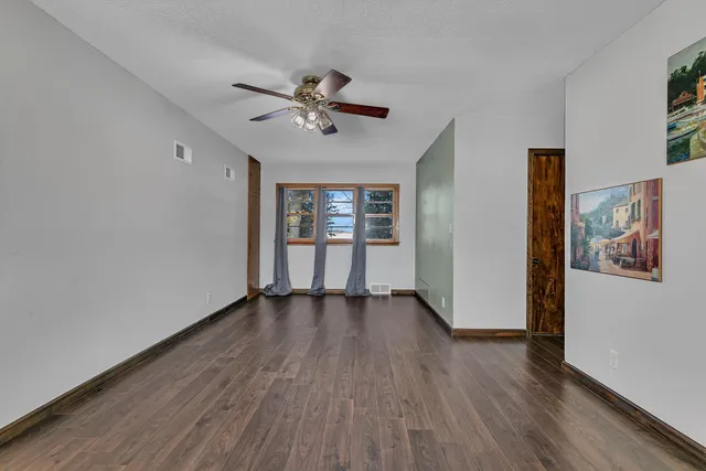 $185,000 | 324 2nd Street Northwest, Freeport, MN 56331