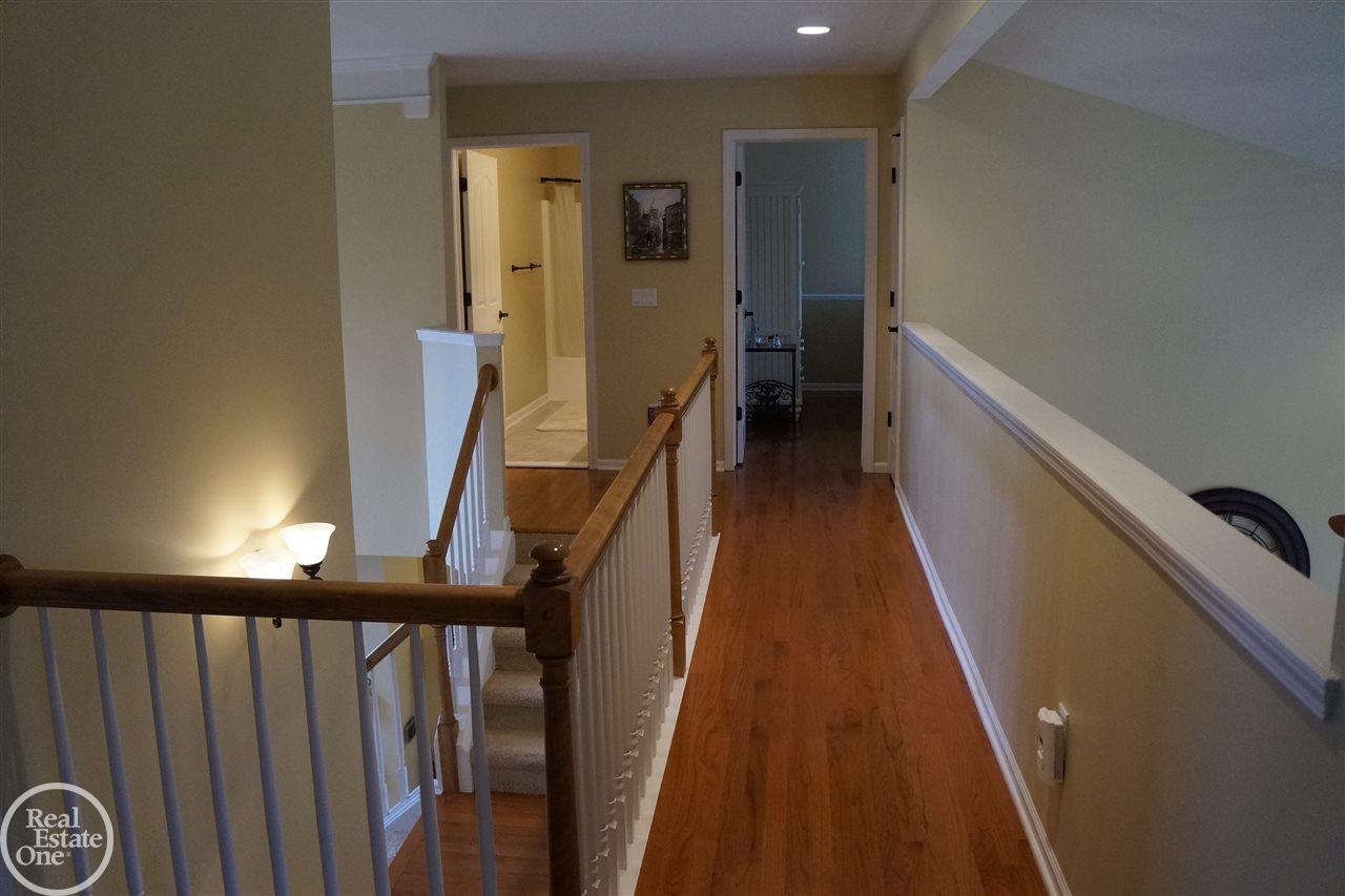 1977 Watson Circle Rochester, MI 48306 - Photo 29 of 60 31273816-28.JPG