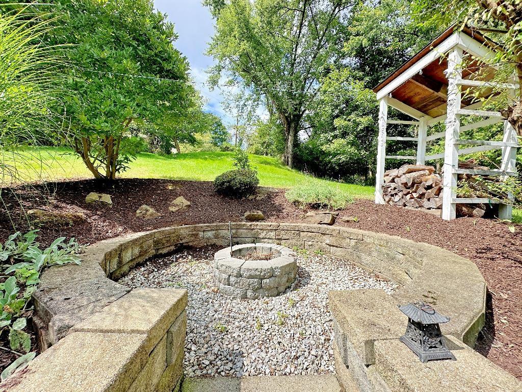 303 Byron Road Pittsburgh, PA 15237 - Photo 21 of 25 Gallery Image 21