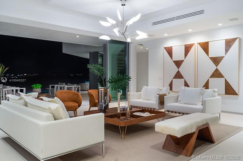 2095 Northeast 121st Road North Miami, FL 33181 - Photo 14 of 41 Gallery Image 14