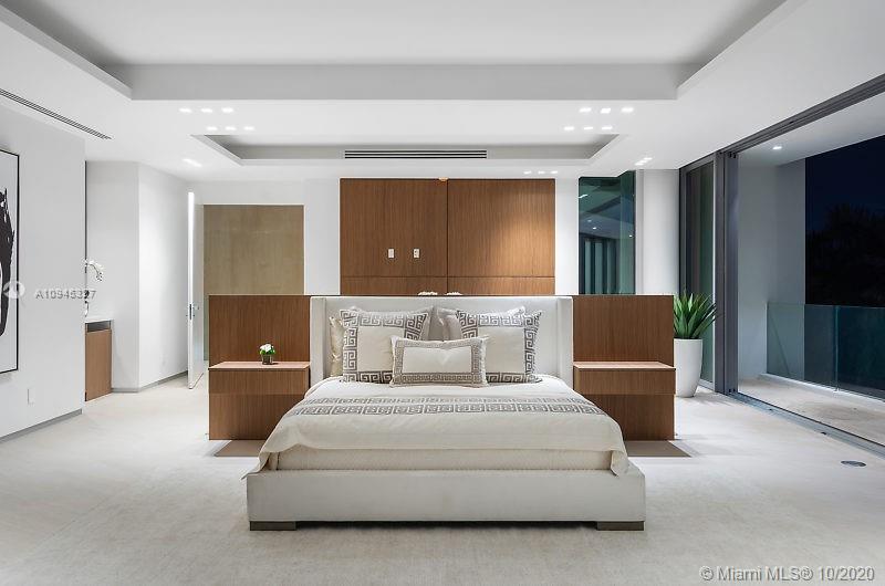 2095 Northeast 121st Road North Miami, FL 33181 - Photo 22 of 41 Gallery Image 22