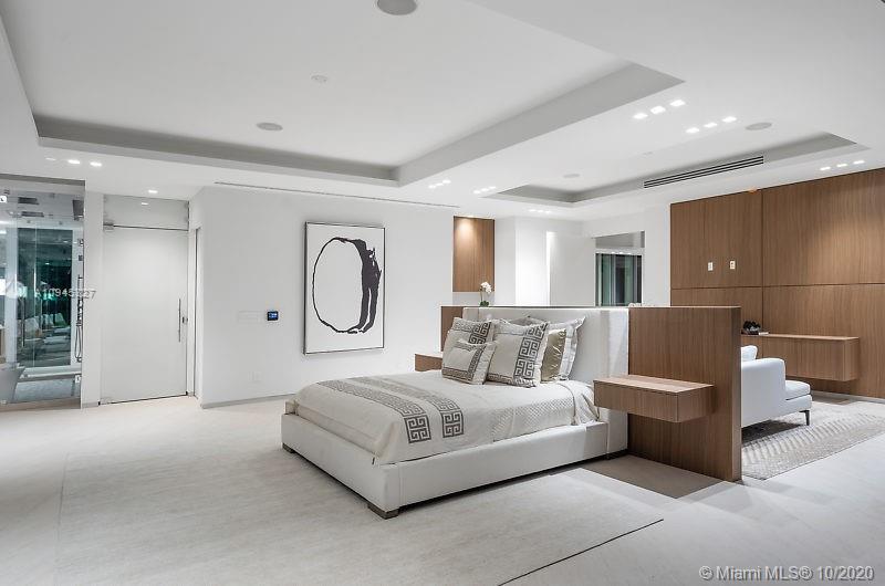2095 Northeast 121st Road North Miami, FL 33181 - Photo 23 of 41 Gallery Image 23