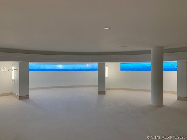 2095 Northeast 121st Road North Miami, FL 33181 - Photo 36 of 41 Gallery Image 36
