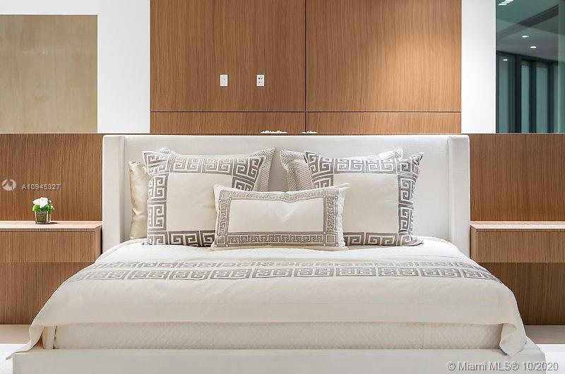 2095 Northeast 121st Road North Miami, FL 33181 - Photo 8 of 41 Gallery Image 8