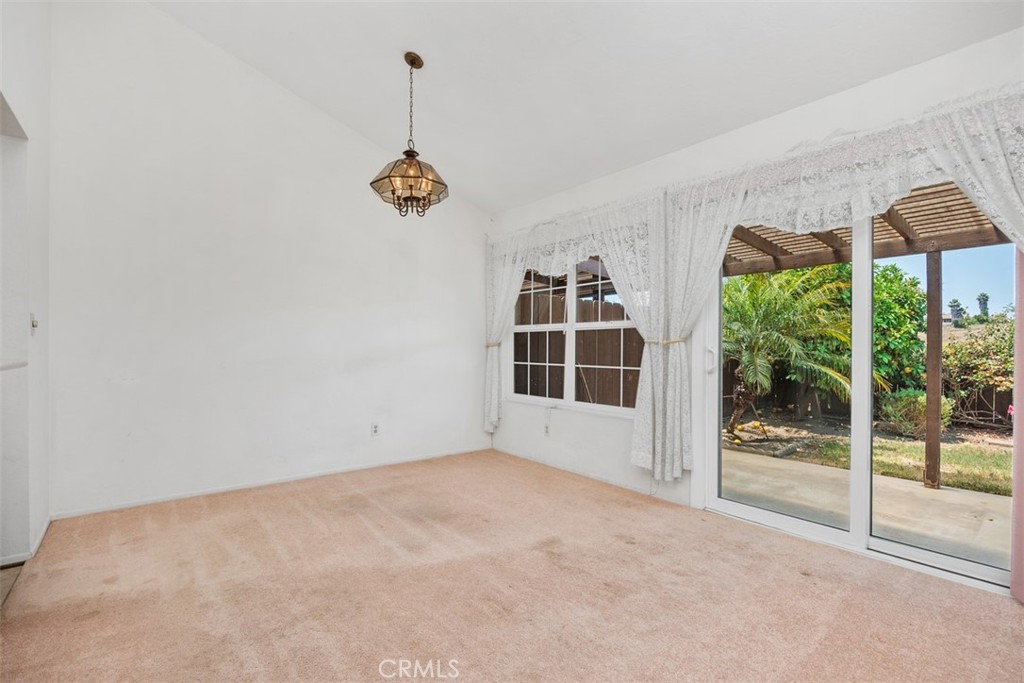 1744 Woodlark Lane Fallbrook, CA 92028 - Photo 14 of 38 en empty room with windows