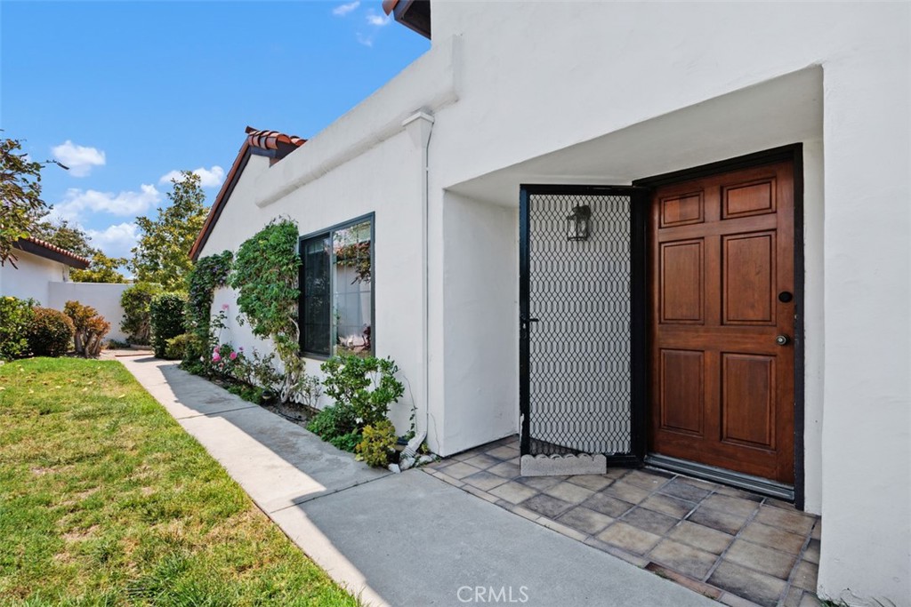 1744 Woodlark Lane Fallbrook, CA 92028 - Photo 10 of 38 a view of a house with a yard